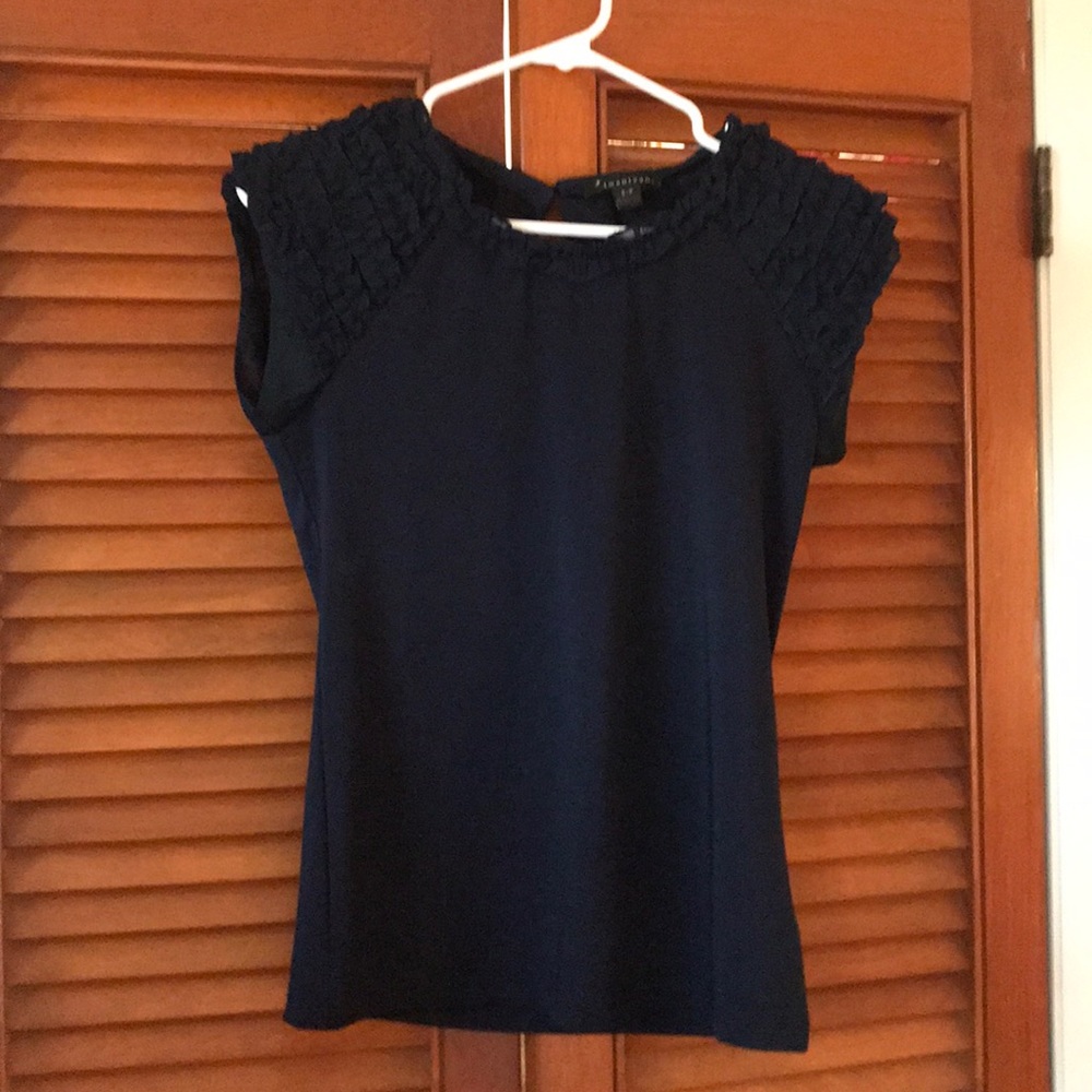 Cute navy shirt from twentyone